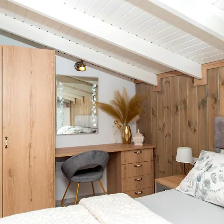 Giannis House Feriehus *